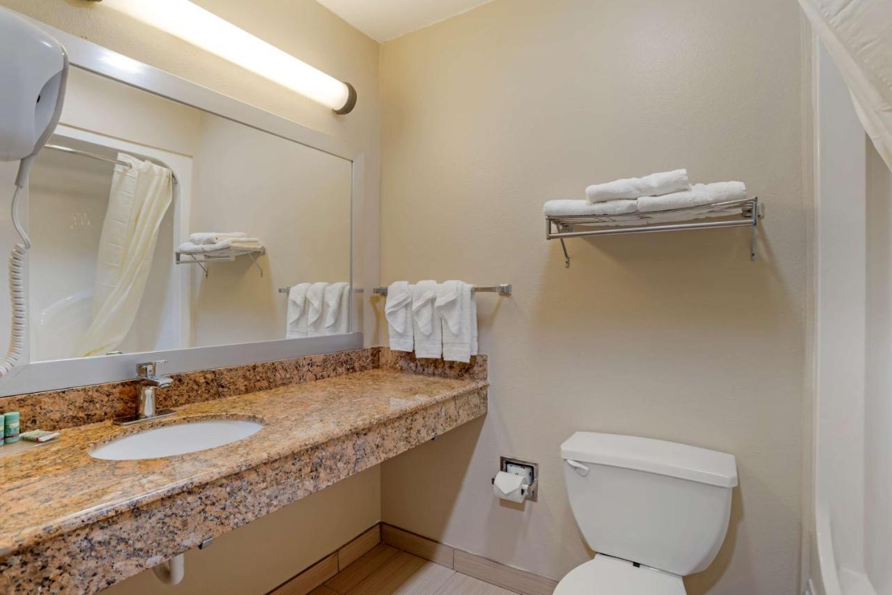 Best Western Ville Platte Екстериор снимка